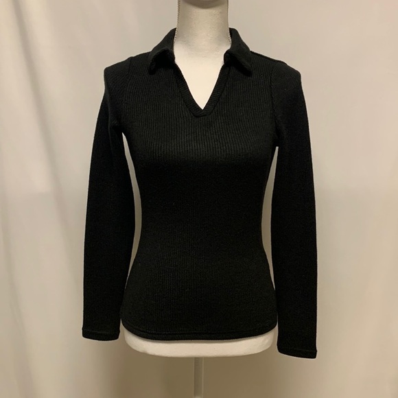 Walter Baker Black Rib Knit V-Neck Top XS Collar Capsule Wardrobe Minimalist - Picture 4 of 11